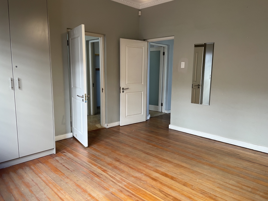 To Let 3 Bedroom Property for Rent in Vredehoek Western Cape
